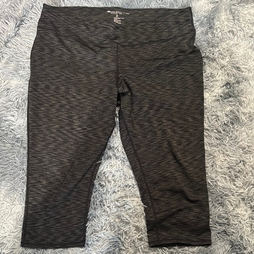 Ideology Gray Leggings Capri-Length Athletic Wear